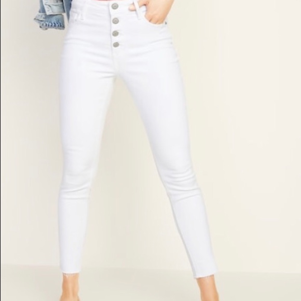 NEW WITH TAGS OLD NAVY ROCKSTAR JEANS